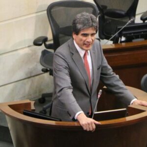 Antonio José Lizarazo nuevo magistrado de la Corte Constitucional